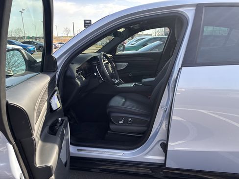 New 2025 Maserati Grecale Modena image 16