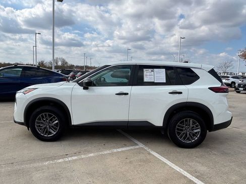 Used 2024 Nissan Rogue S image 3