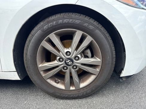 Used 2017 Hyundai Elantra Value Edition FWD image 8