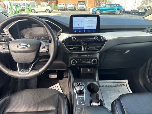 Used 2020 Ford Escape SEL image 19