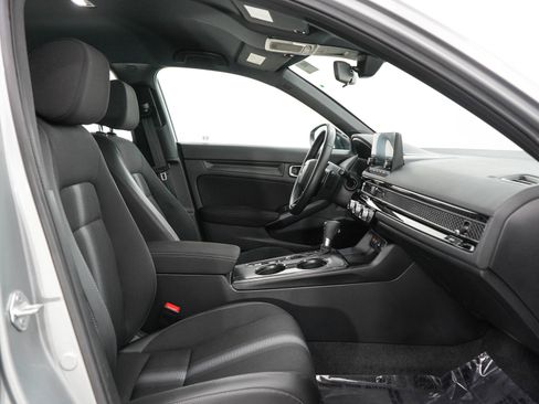 Used 2025 Honda Civic Sport image 11