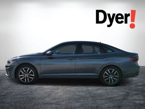 Used 2025 Volkswagen Jetta SE image 7