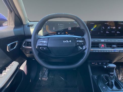 Used 2025 Kia K4 FWD image 12