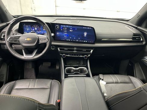 Certified 2025 Chevrolet Traverse High Country w/ LPO, Floor Liner Package AWD/4WD image 4