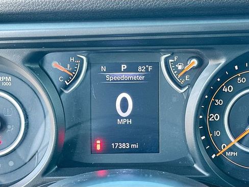 Used 2024 Jeep Wrangler Willys image 12