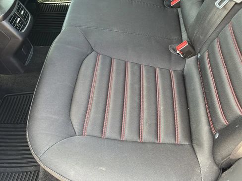 Used 2015 Ford Fusion SE w/ Equipment Group 201A FWD image 4