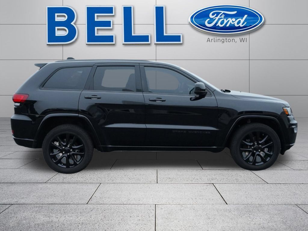 Used 2018 Jeep Grand Cherokee Altitude AWD/4WD image 2