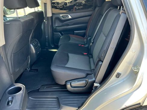 Used 2019 Nissan Pathfinder SV w/ Cargo Package AWD/4WD image 11