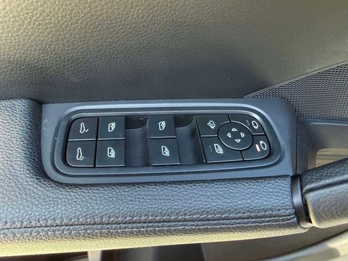Used 2024 Porsche Cayenne AWD/4WD image 39