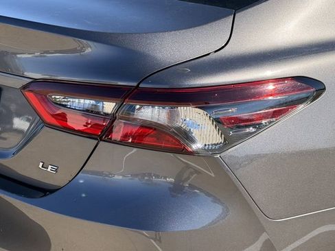 Used 2022 Toyota Camry LE image 7