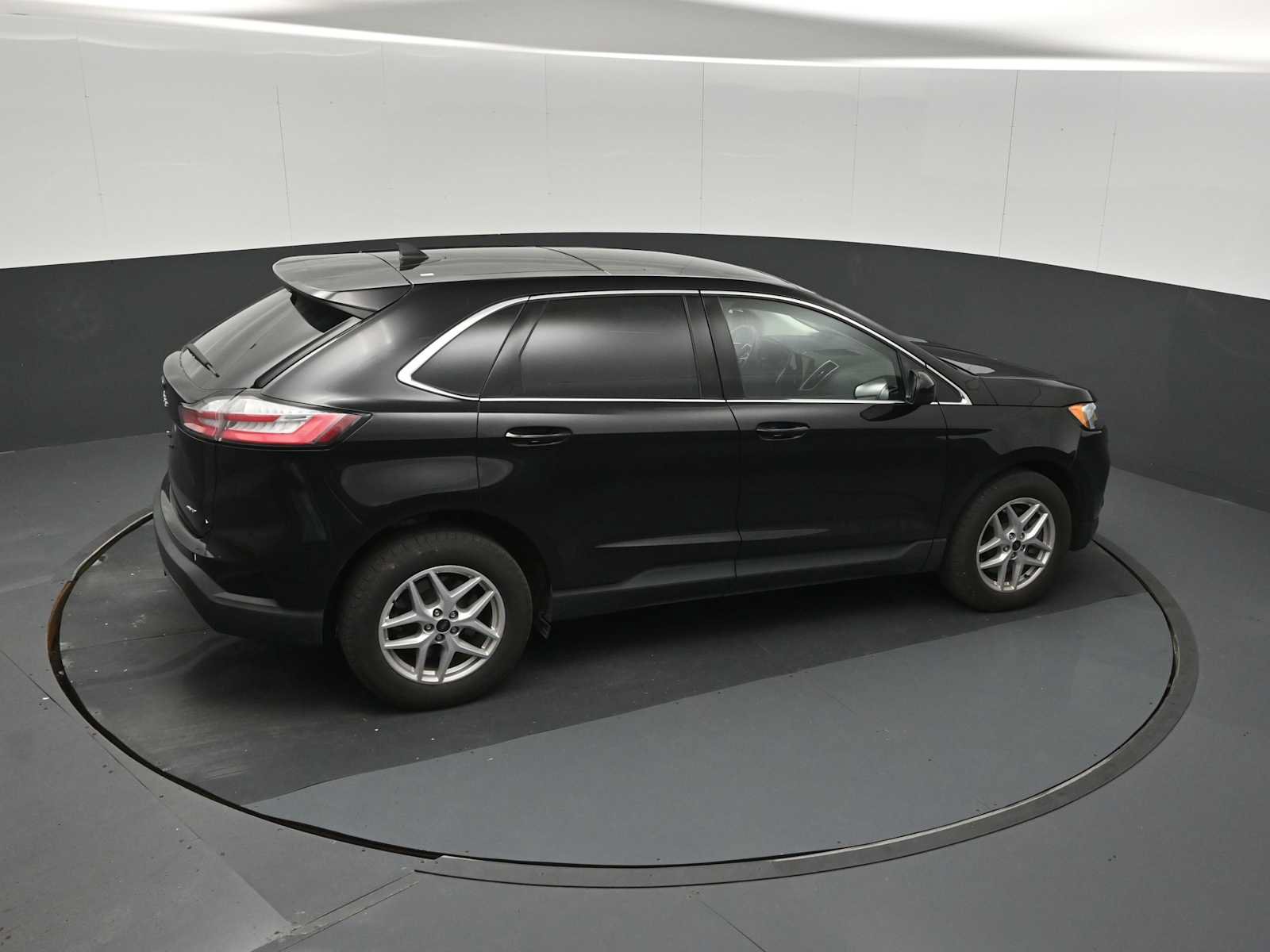 Certified 2024 Ford Edge SEL w/ Convenience Package AWD/4WD image 23