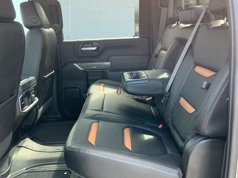 Used 2021 GMC Sierra 2500 AT4 w/ AT4 Premium Plus Package AWD/4WD image 12