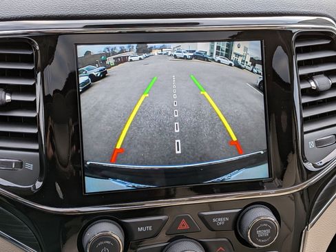 Used 2021 Jeep Grand Cherokee Limited w/ Trailer Tow Group IV image 24