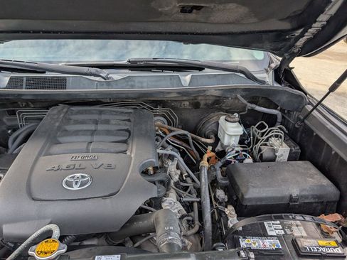 Used 2017 Toyota Tundra SR5 w/ SR5 Upgrade Package image 27