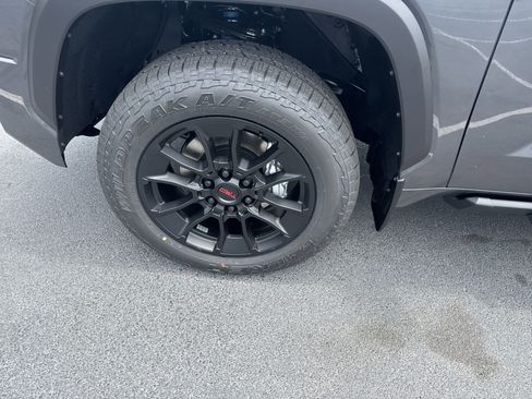 New 2026 Toyota Tundra Limited AWD/4WD image 9