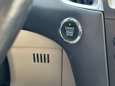 Used 2020 Ford Edge Titanium AWD/4WD image 23