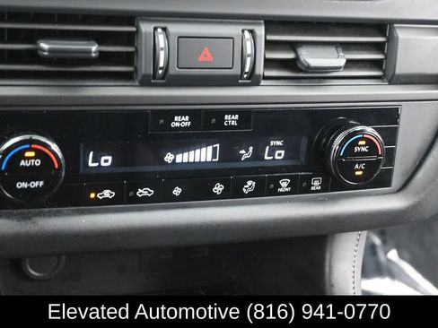 Used 2024 Nissan Pathfinder S AWD/4WD image 11