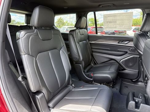 New 2026 Jeep Grand Cherokee L Limited RWD image 25