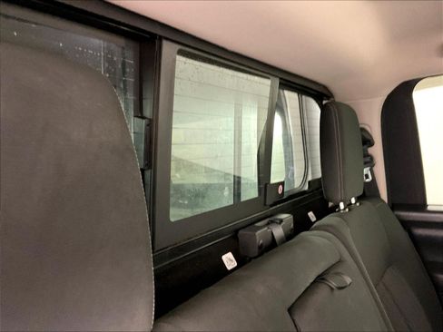 Used 2018 Nissan Titan SV w/ SV Convenience Package AWD/4WD image 39