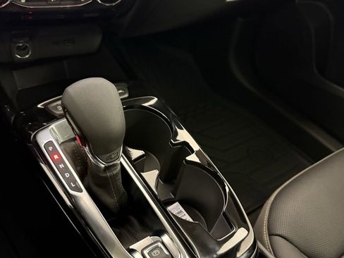 Used 2025 Chevrolet Trax ACTIV w/ Driver Confidence Package image 20