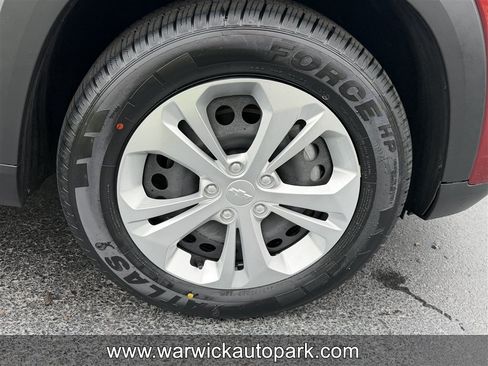 Used 2024 Chevrolet Trax LS FWD image 15