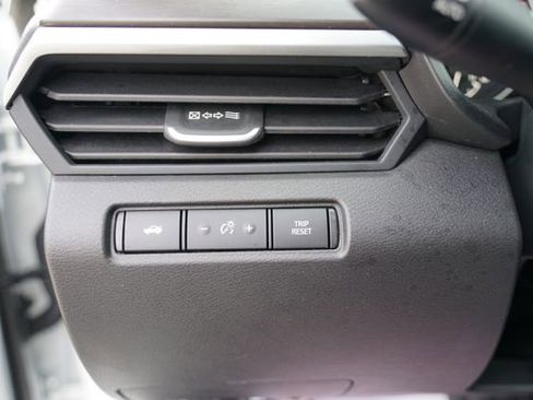 Used 2025 Nissan Altima 2.5 SV image 13