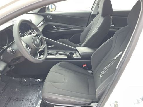 Used 2021 Hyundai Elantra SEL FWD image 11