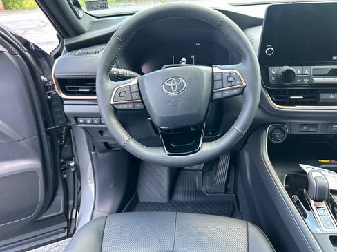 New 2026 Toyota Grand Highlander AWD Hybrid image 13