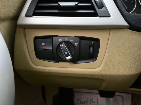 Used 2014 BMW 320i xDrive Sedan image 18