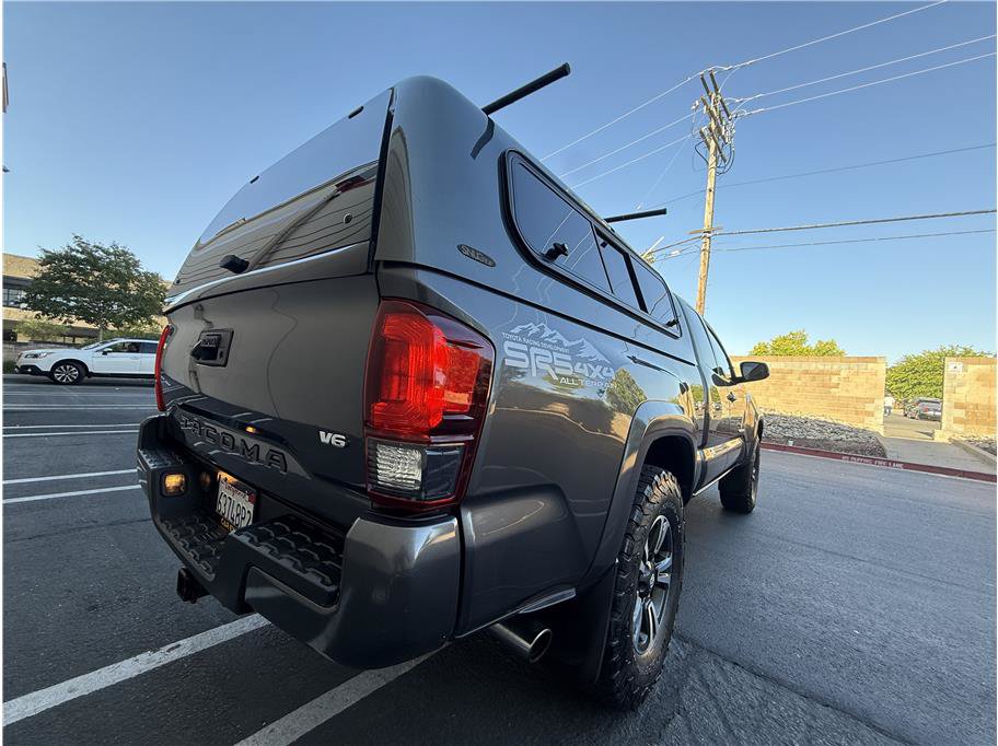 Used 2019 Toyota Tacoma TRD Sport AWD/4WD image 25
