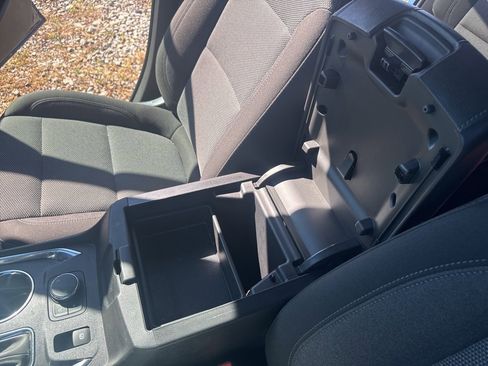 Used 2023 Chevrolet Traverse LT w/ Midnight/Sport Edition image 27