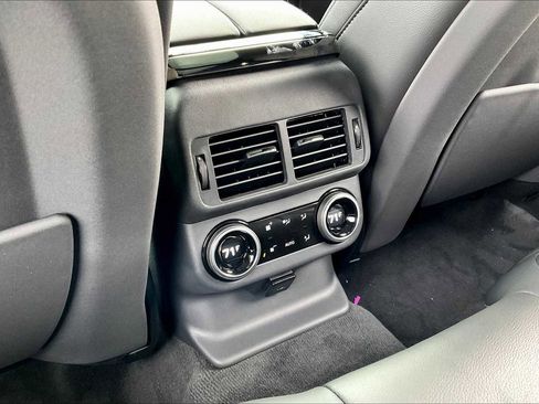 New 2025 Land Rover Range Rover Velar Dynamic SE image 16