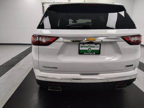 Used 2018 Chevrolet Traverse Premier w/ Driver Confidence II Package FWD image 6