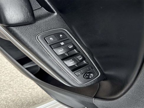 Used 2021 Dodge Charger SXT w/ Leather Interior Group image 10