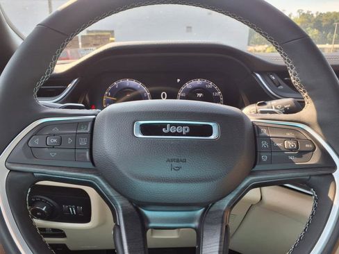 New 2025 Jeep Grand Cherokee L Limited image 15