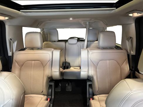 Used 2023 Ford Expedition Max Limited image 24