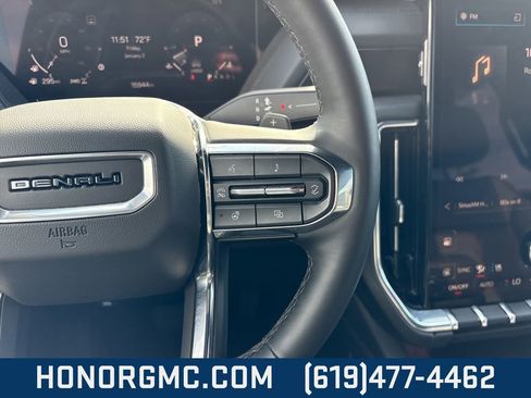 Used 2025 GMC Yukon Denali image 31