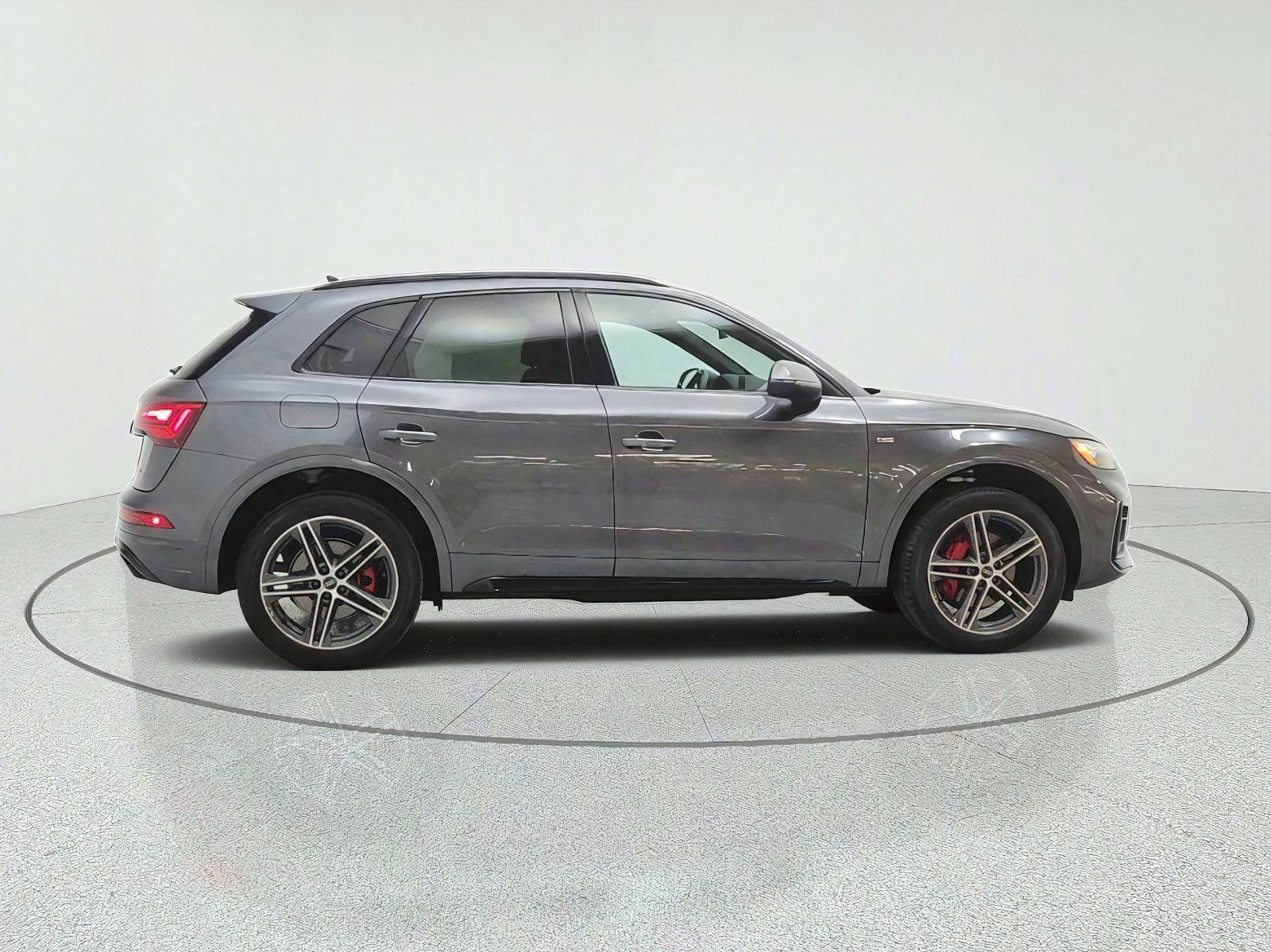 Used 2024 Audi Q5 e Premium Plus w/ Premium Plus Package AWD/4WD image 4