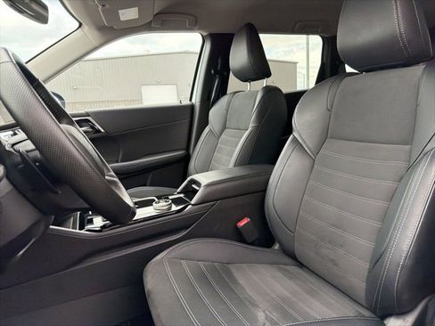 Used 2025 Mitsubishi Outlander SE image 14