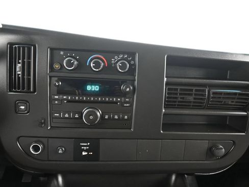 Used 2014 Chevrolet Express 3500 LS RWD image 17