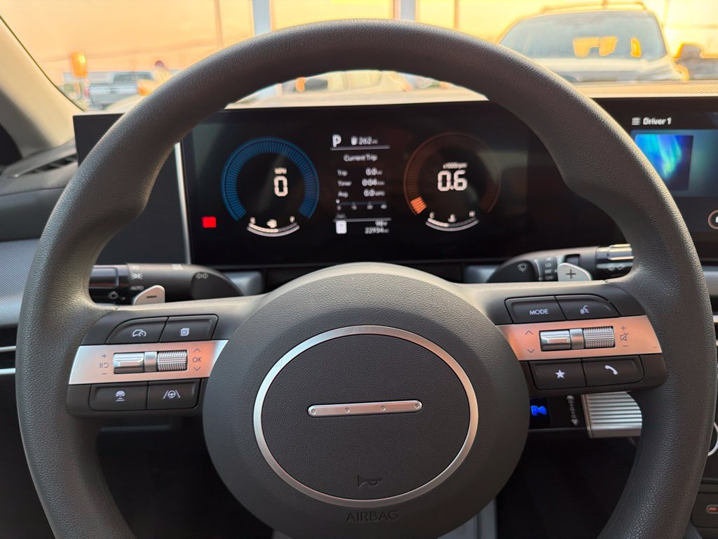 Used 2025 Hyundai Sonata SEL FWD image 19