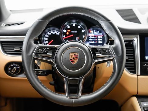 Used 2017 Porsche Macan image 11