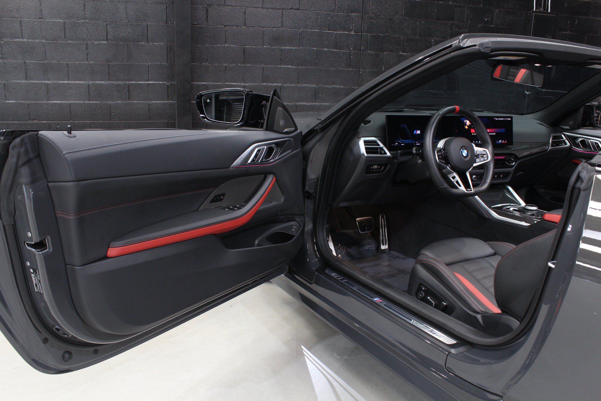 Used 2026 BMW M440i Convertible w/ Premium Package RWD image 38