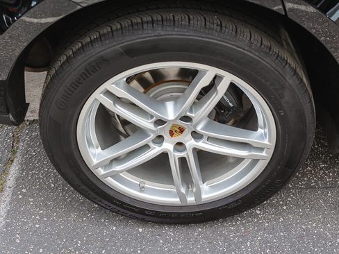 Used 2023 Porsche Macan AWD/4WD image 8