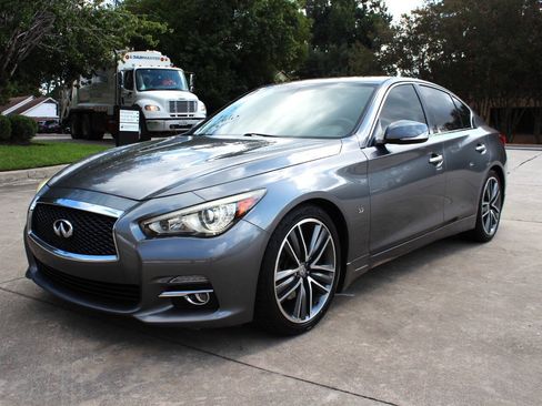 Used 2015 INFINITI Q50 Premium w/ Navigation Package RWD image 4