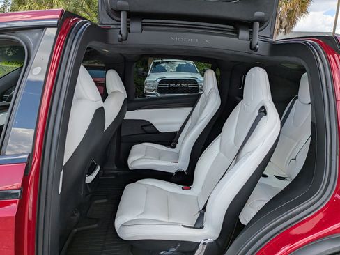 Used 2022 Tesla Model X Plaid AWD/4WD image 15