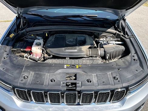 Used 2022 Jeep Grand Cherokee L Overland AWD/4WD image 12
