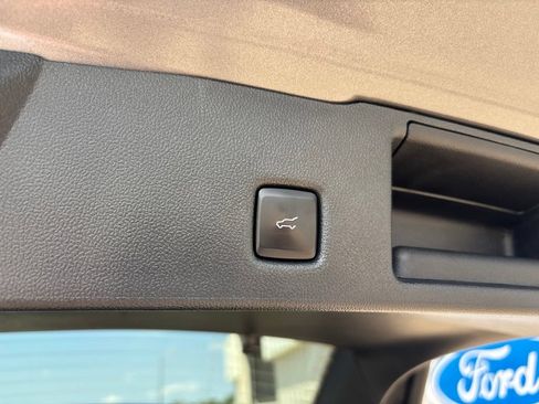 Used 2024 Ford Escape Active AWD/4WD image 30