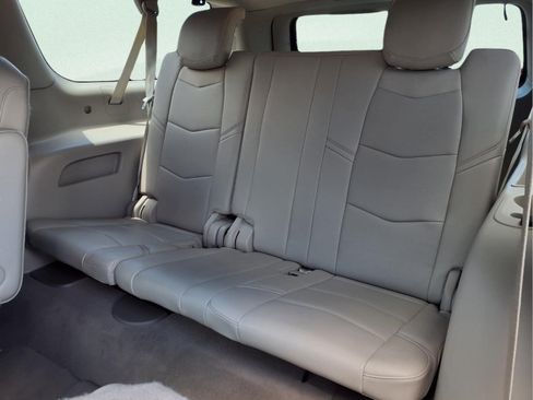 Used 2018 Cadillac Escalade ESV Premium Luxury w/ LPO, Radiant Package AWD/4WD image 20