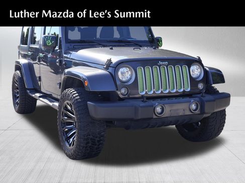 Used 2017 Jeep Wrangler Unlimited Sahara w/ Connectivity Group AWD/4WD image 1
